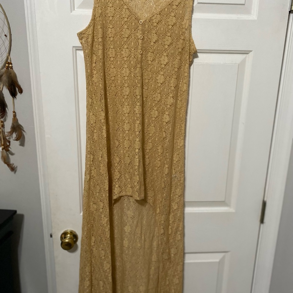 Gold lace hi-low cover all